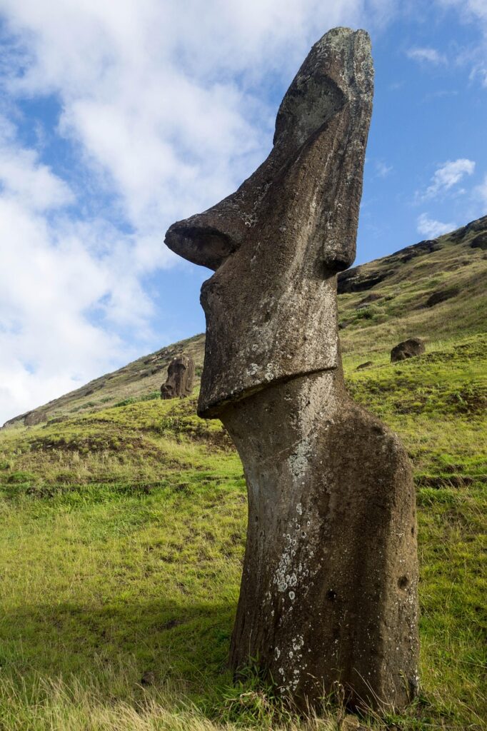 Energia rodu – Czy nosisz emocje, które nie są Twoje? easter, easter island, travel, moai, chile, sculpture, culture, nature, statue, history, island, ancestors, old, mystery, rapanui, easter island, easter island, easter island, easter island, easter island, moai, moai, moai, ancestors